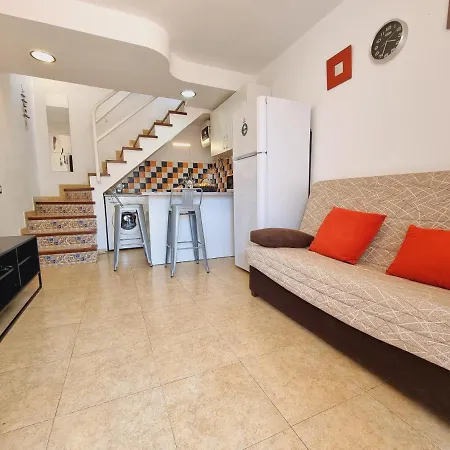 Casa vacanze Dunaflor Maspalomas, Duplex With Pool View *